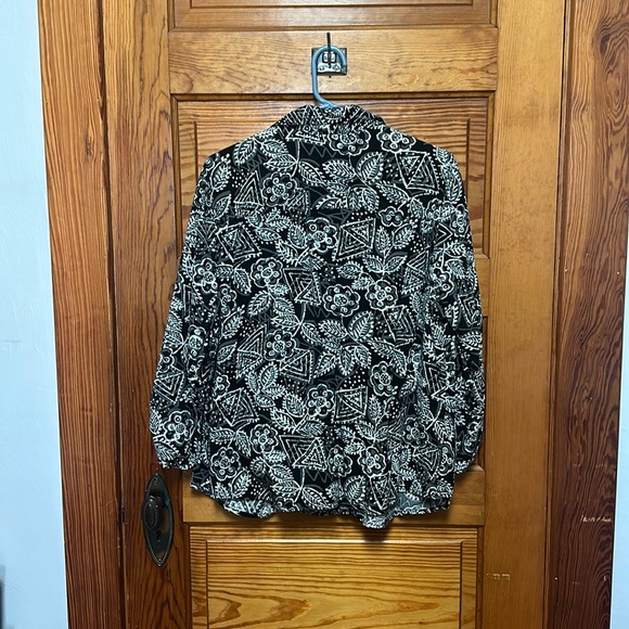 Gloria Vanderbilt Casuals leaf, flower and diamond print XL button down shirt - Picture 6 of 9